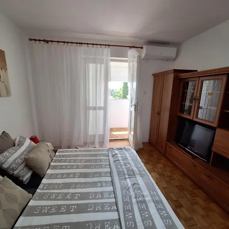 Two Bedroom Alma * Zadar